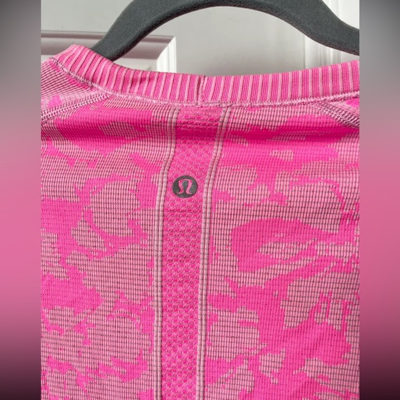 Vintage Lululemon Swiftly Tech!! So cute and comfy - Picture 3 of 4